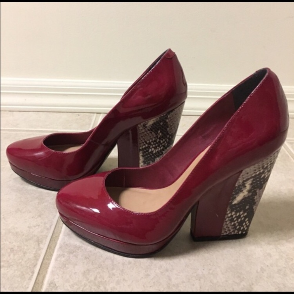 Pour LaVictoire Patent Leather size 6